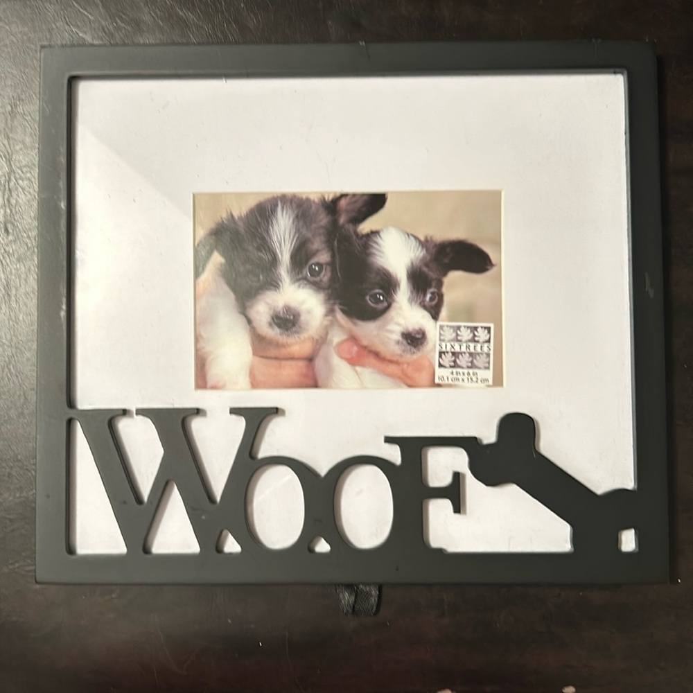 ‘Woof’ picture frame